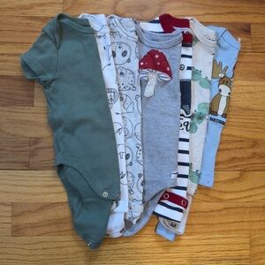 Bundle of Baby Onsies Gender Neutral Size 3-6 Month